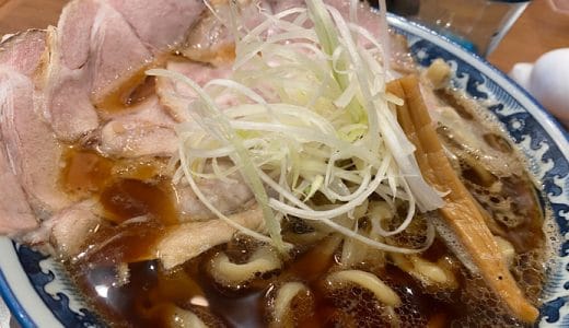 中区栄の焼豚中華そばしげる、普通の中華そばとは一味違う一杯