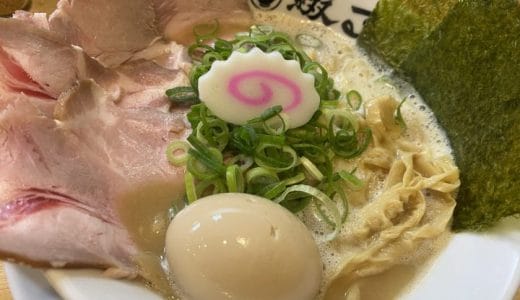 名古屋市中村区の鶏そば啜る栄生店、濃厚な味わいのスープ、麺が美味しい一杯
